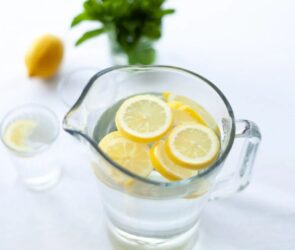 A glass of lemon juice mixed with water for weight loss.